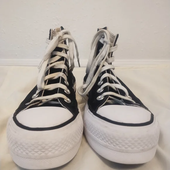 Converse Used - Converse Womens Chuck Taylor All Star Lift ,Black, size 5 - Picture 5 of 14
